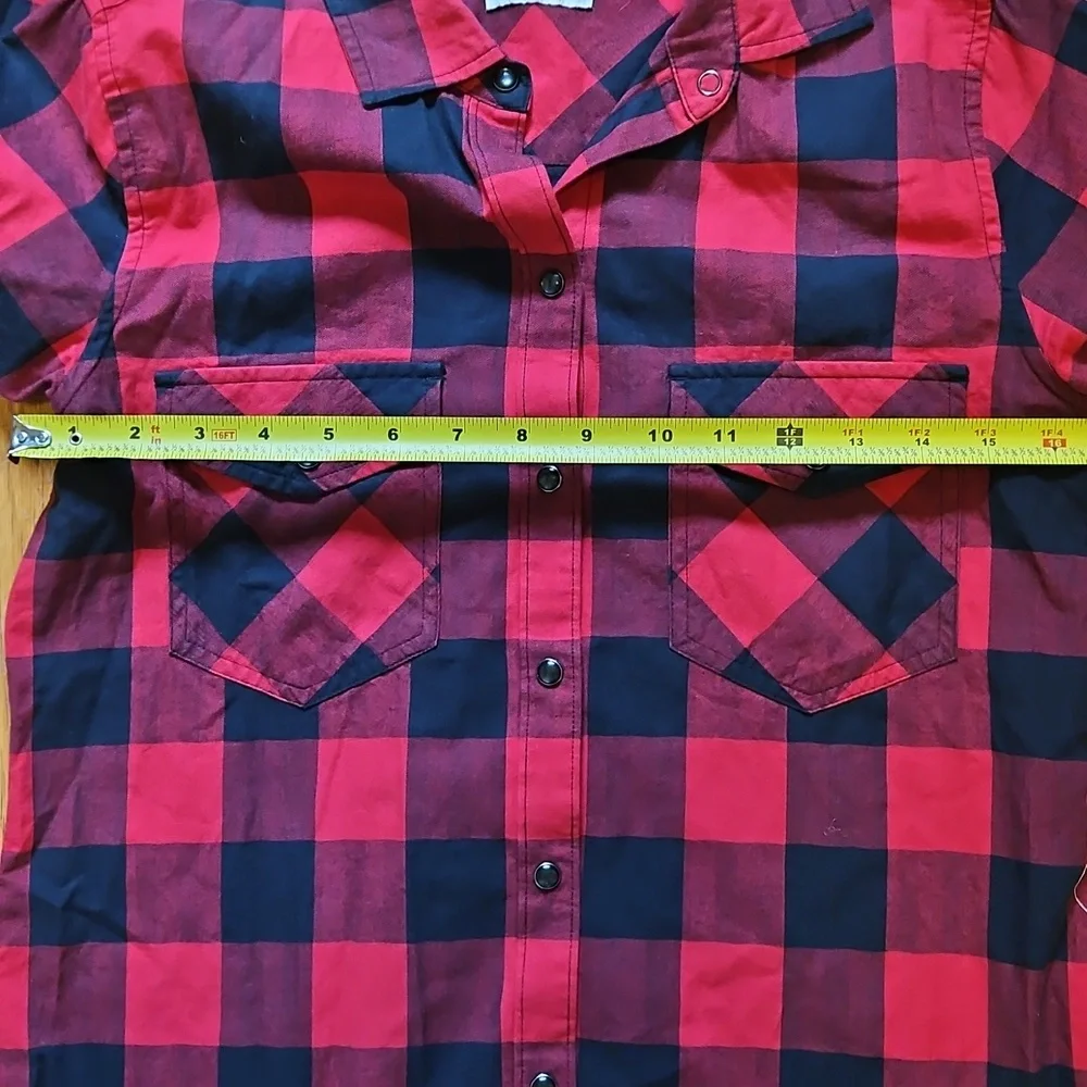 Untuckit Women Button Up Shirt 2 Red Plaid DYLAN Collared Front
